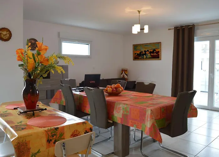 Sr480-033 Appt 3 Pieces 6 Personnes Raphael